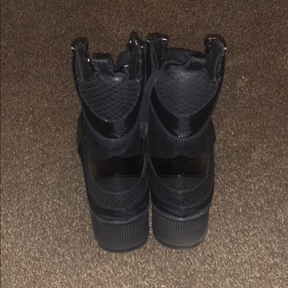 Boot - Picture 3 of 3